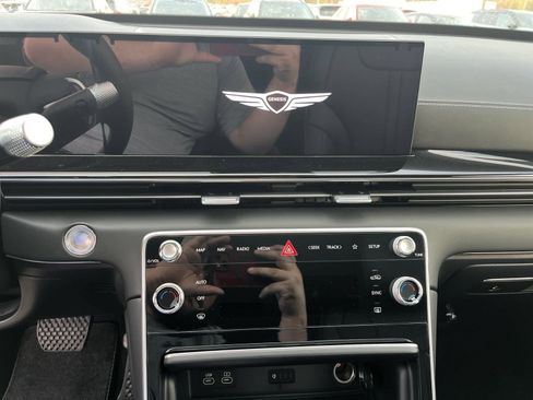 New 2025 Genesis GV80 2.5T image 10