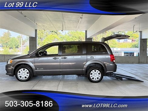 Used 2018 Dodge Grand Caravan SE w/ Power Convenience Group I FWD image 1