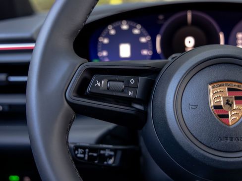 New 2026 Porsche Macan 4 Electric AWD/4WD image 29