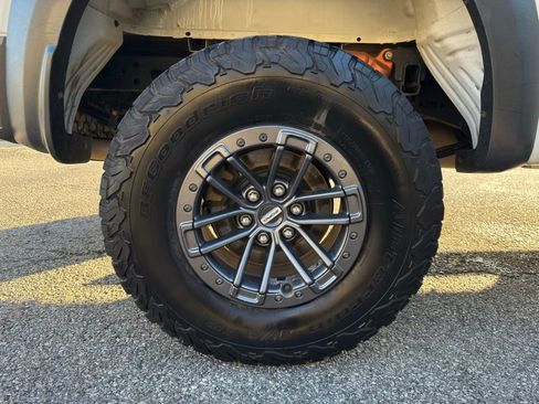 Used 2019 Ford F150 Raptor w/ Equipment Group 801A Mid image 23