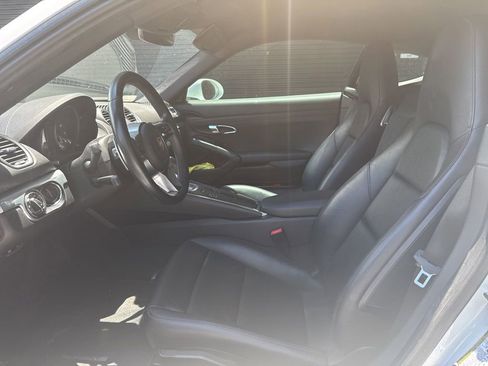 Used 2018 Porsche 718 Cayman RWD image 5