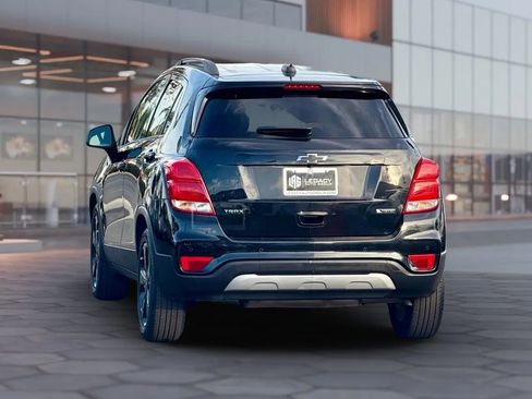 Used 2018 Chevrolet Trax Premier w/ Midnight Edition image 4