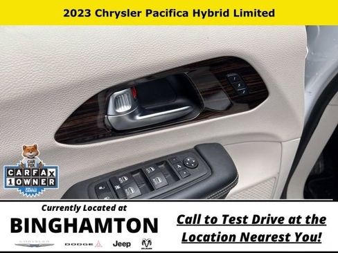 Used 2023 Chrysler Pacifica Limited FWD image 7