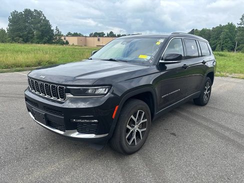Certified 2023 Jeep Grand Cherokee L Limited w/ Luxury Tech Group II AWD/4WD image 3