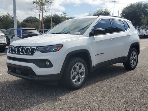 New 2026 Jeep Compass Latitude image 2