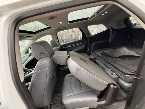 Used 2020 Buick Enclave Premium w/ Sun and Sites Package image 8