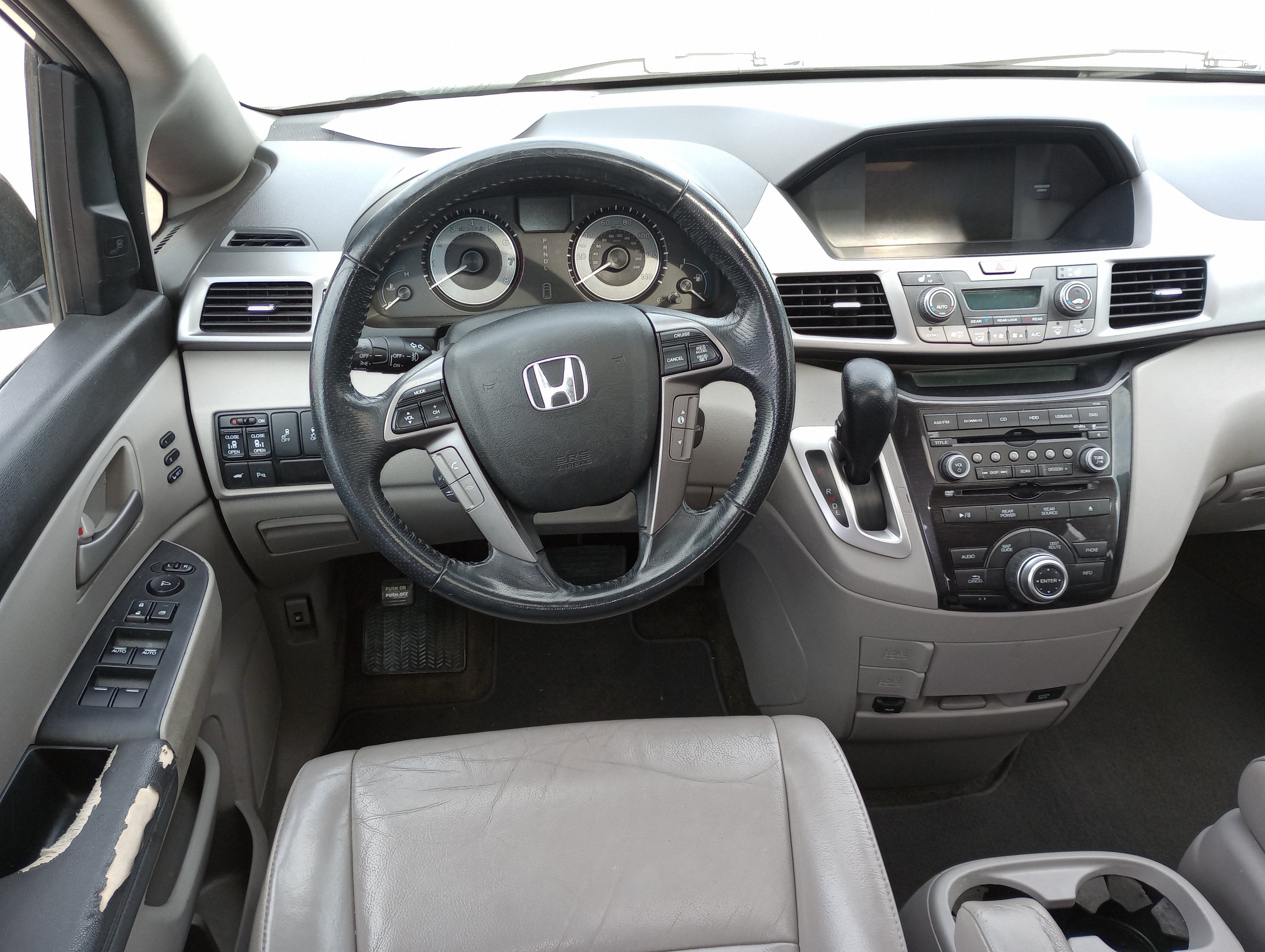 Used 2013 Honda Odyssey Touring image 9