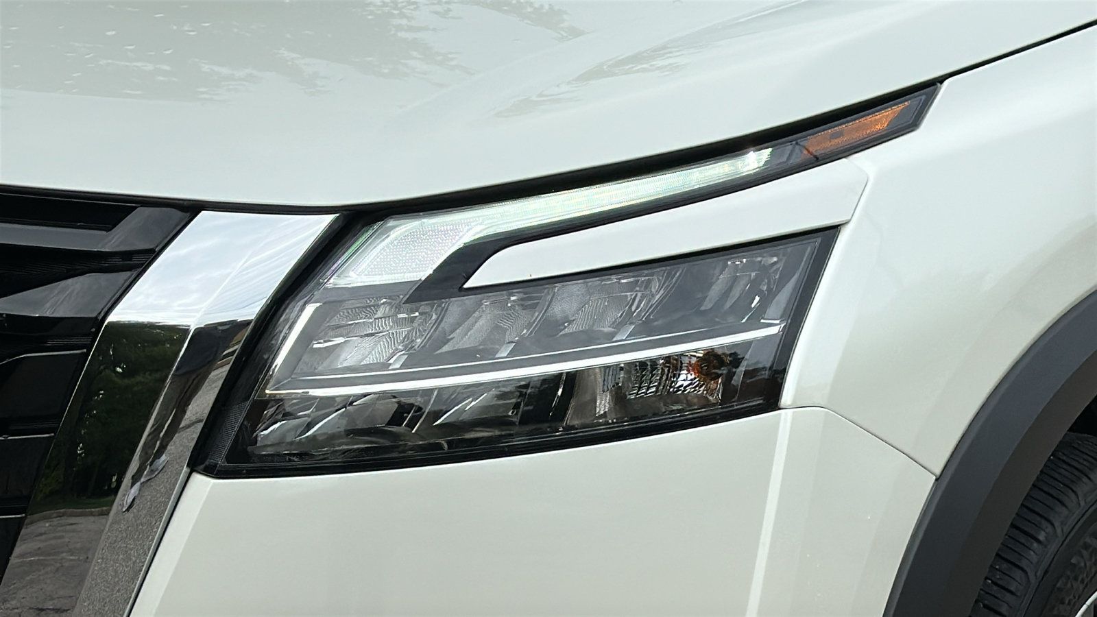 Certified 2024 Nissan Pathfinder SL AWD/4WD image 4