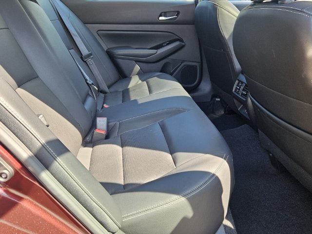 Used 2024 Nissan Altima 2.5 SL FWD image 14