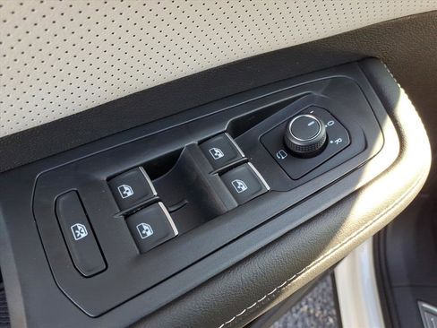 New 2026 Volkswagen Atlas Cross Sport SEL Premium R-Line image 11