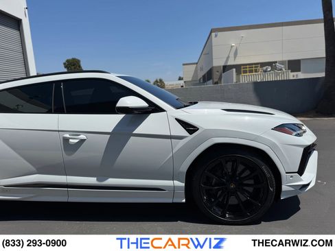 Used 2023 Lamborghini Urus S image 11