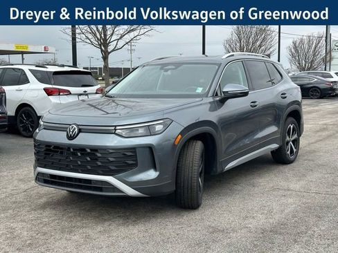 New 2026 Volkswagen Tiguan SE image 3