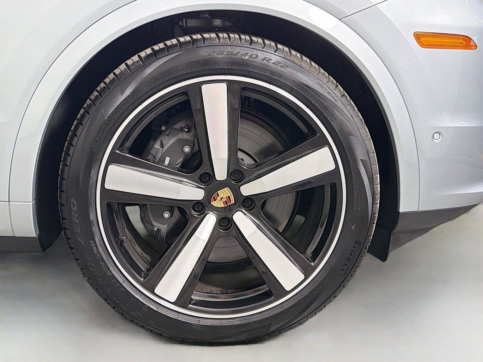 Certified 2025 Porsche Cayenne Coupe AWD/4WD image 14