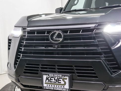 Used 2024 Lexus GX 550 w/ Accessory Package (Z1) AWD/4WD image 8