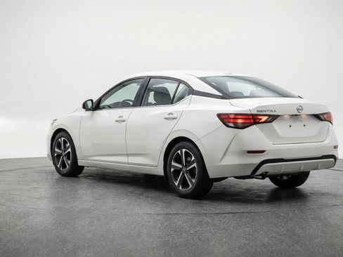 Used 2025 Nissan Sentra SV image 6