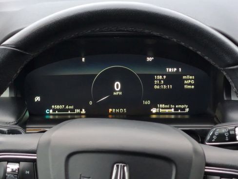 Used 2021 Lincoln Nautilus AWD image 16