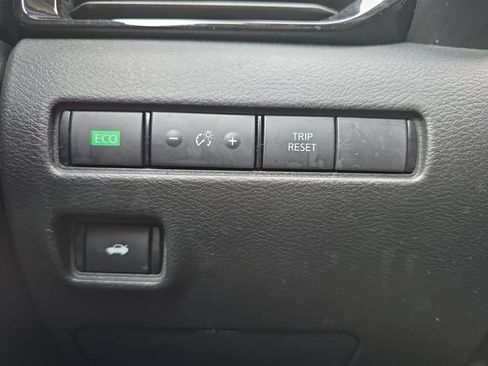 Used 2024 Nissan Sentra SV w/ All-Weather Package FWD image 10