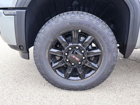 New 2026 GMC Sierra 2500 AT4 image 39