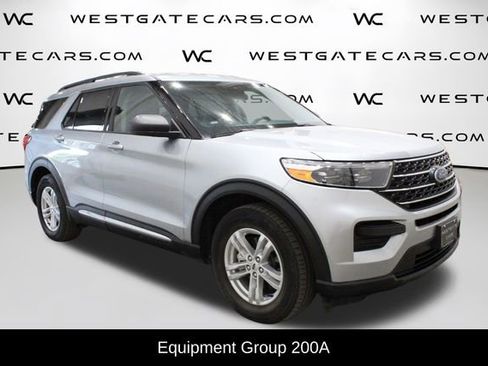 Used 2022 Ford Explorer XLT RWD image 2