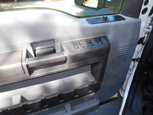 Used 2012 Ford F250 XL w/ PWR Equipment Group AWD/4WD image 16