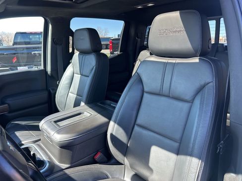 Used 2020 Chevrolet Silverado 1500 High Country w/ Technology Package AWD/4WD image 18