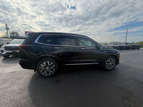 Used 2024 Cadillac XT6 Premium Luxury image 2