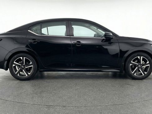 Used 2025 Nissan Sentra SV image 11