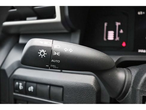 Used 2025 Toyota Tacoma SR image 17