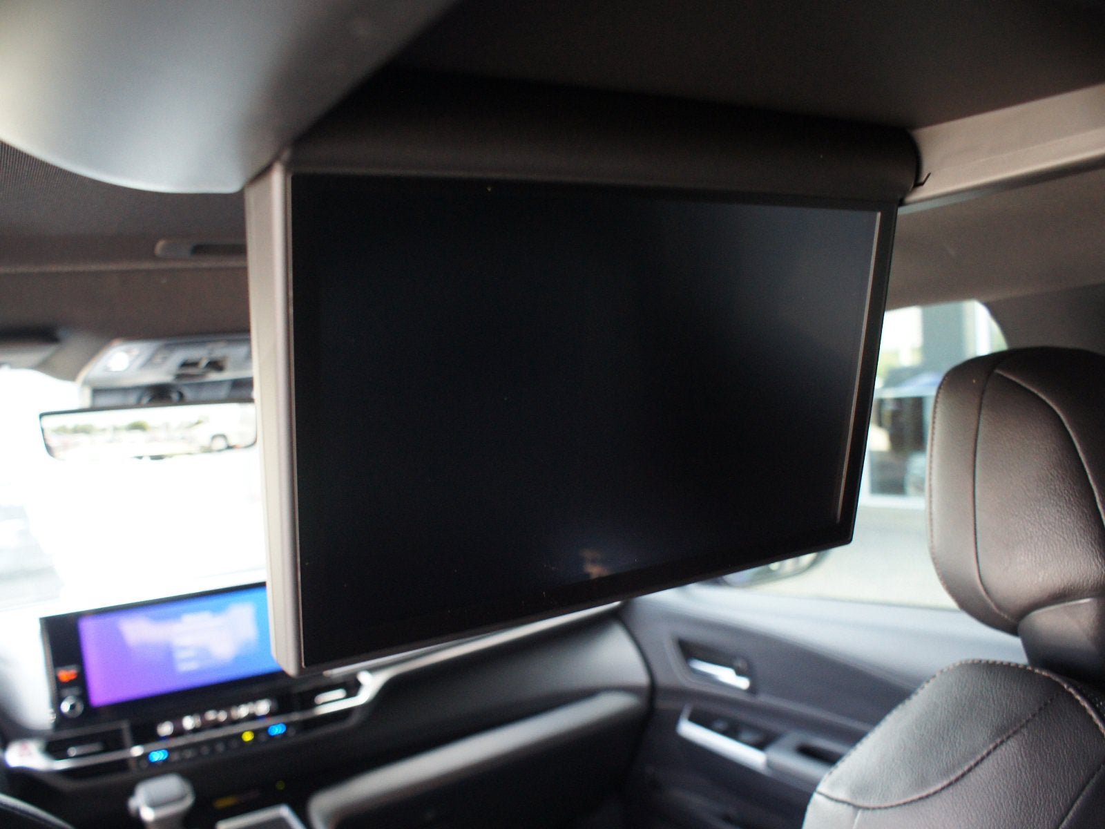 Certified 2026 Toyota Sienna Platinum AWD/4WD image 7