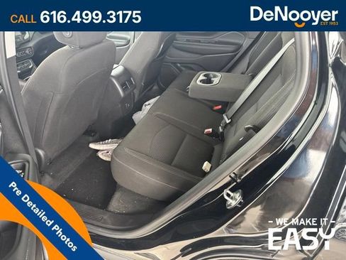 Used 2024 GMC Terrain SLE w/ Driver Convenience Package AWD/4WD image 13