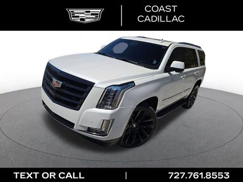 Used 2013 Cadillac Escalade Luxury image 2