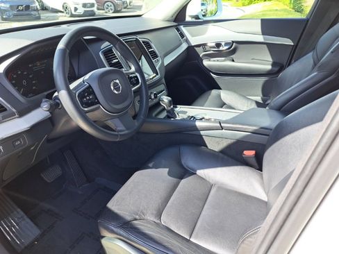 Used 2021 Volvo XC90 T5 Momentum w/ Protection Package Premier image 13