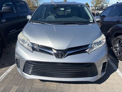 Used 2019 Toyota Sienna LE