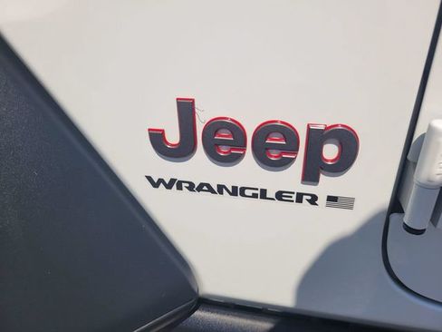 Used 2025 Jeep Wrangler Unlimited Rubicon AWD/4WD image 10