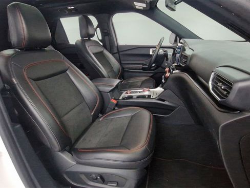 Used 2022 Ford Explorer ST-Line w/ Class IV Trailer Tow Package image 29