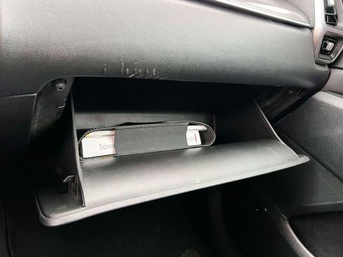 Used 2023 Kia Sorento LX image 31