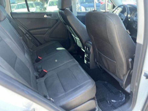 Used 2015 Volkswagen Tiguan SE image 10