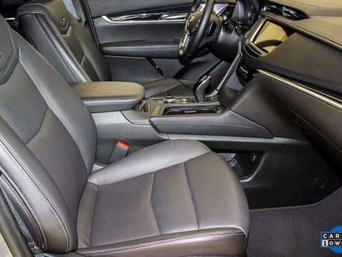 Certified 2025 Cadillac XT5 Premium Luxury image 10