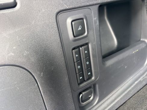 Used 2025 Ford Expedition Active image 33