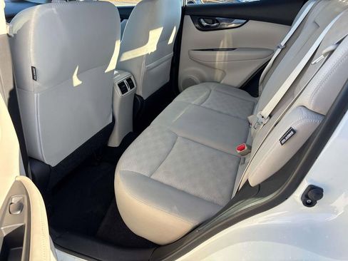 Used 2020 Nissan Rogue Sport SV image 9