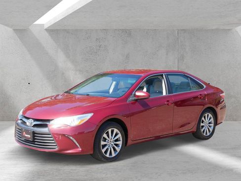 Used 2015 Toyota Camry XLE image 6