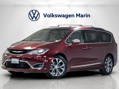 Used 2017 Chrysler Pacifica Limited w/ Tire & Wheel Group