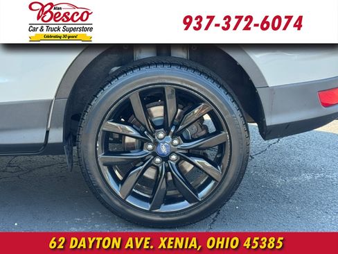 Used 2017 Ford Escape SE w/ Equipment Group 201A FWD image 7