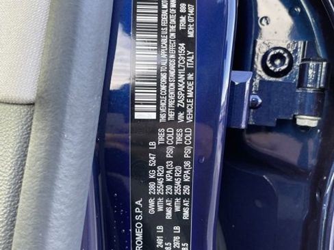 Used 2020 Alfa Romeo Stelvio Sprint w/ Nero Edizione image 38