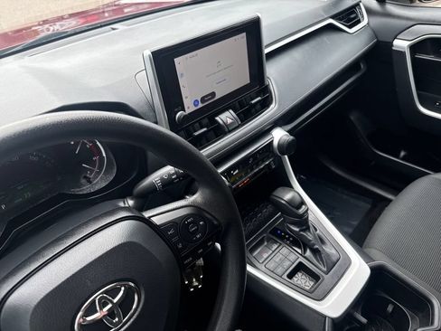 Used 2024 Toyota RAV4 LE AWD/4WD image 21