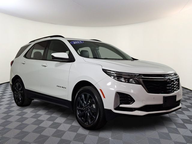 Used 2023 Chevrolet Equinox RS AWD/4WD image 1