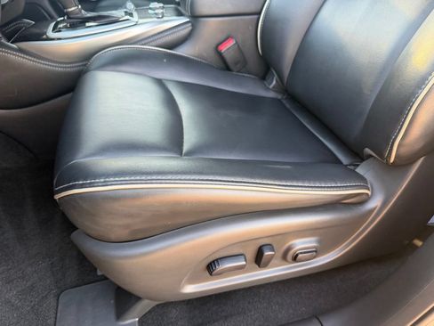 Used 2020 INFINITI QX60 Luxe w/ Edition 30 Essential Package FWD image 32