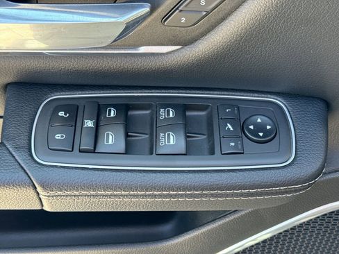 Used 2021 RAM 1500 Laramie AWD/4WD image 19