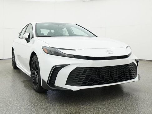 Used 2026 Toyota Camry SE FWD image 42