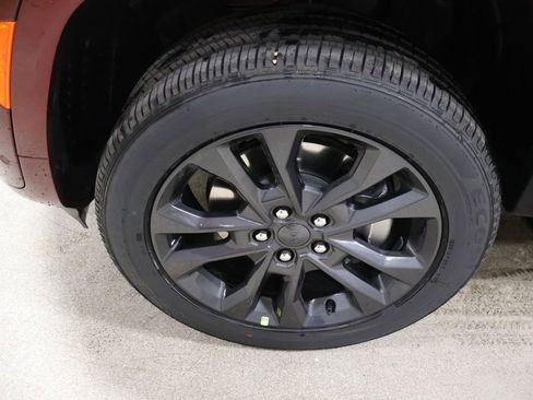 New 2026 Jeep Grand Cherokee L Limited AWD/4WD image 9